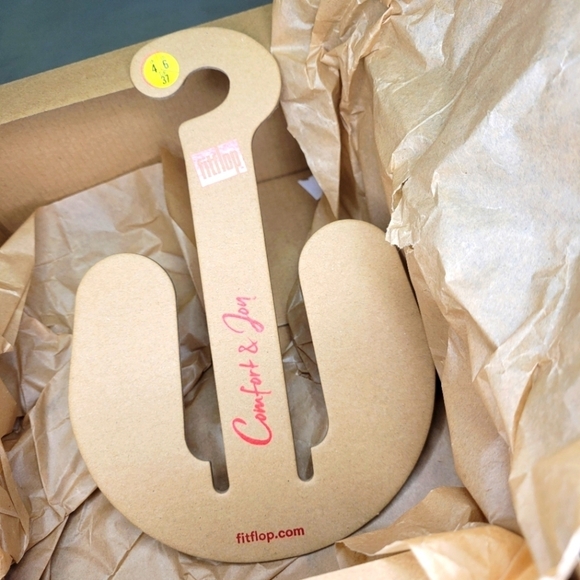 [BNIB] Fitflop Chrissie Pom Pom Felt Slippers Size 6 ⚫️⚫️ - Picture 10 of 13